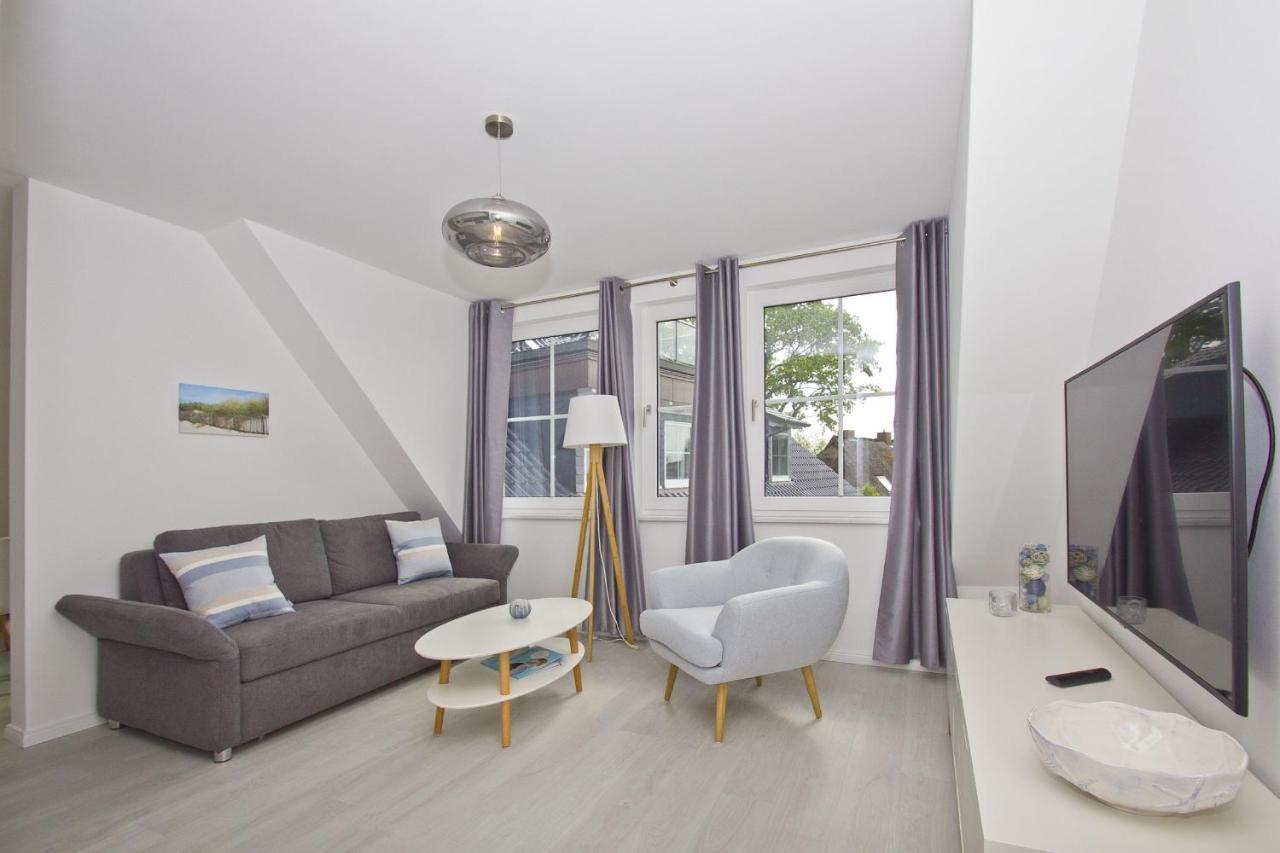 Gratis Nutzung Vom Ahoi Erlebnisbad Und Sauna In Sellin - Haus Inselwind Fewo Meerwellen Gross Zicker Exterior photo